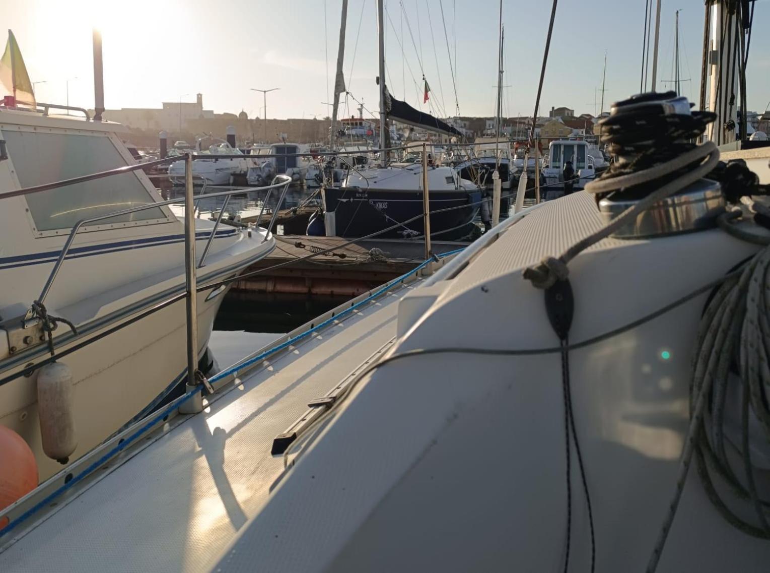 Hotel Barco A Vela Em Peniche - West Sailing Exterior foto
